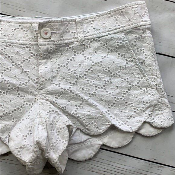 Lilly Pulitzer Walsh Shorts - Picture 2 of 8